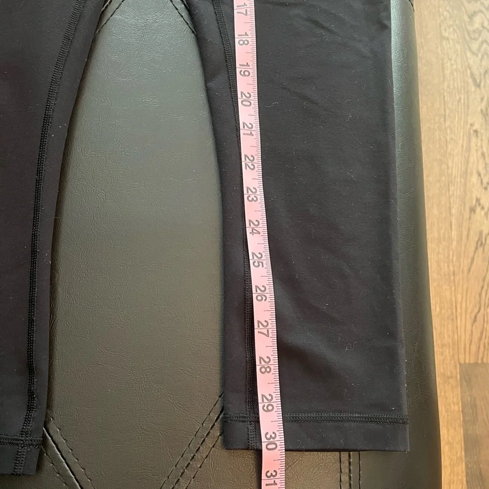 Lululemon Athletica Capri Leggings. Size 6
